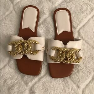 Elegant Cream and Gold Women's Slide Sandals